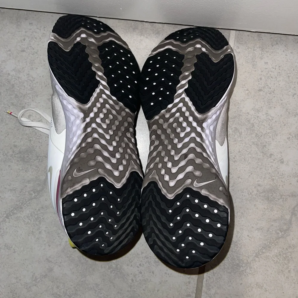 Nike React Sneakers 💖 - Picture 6 of 6